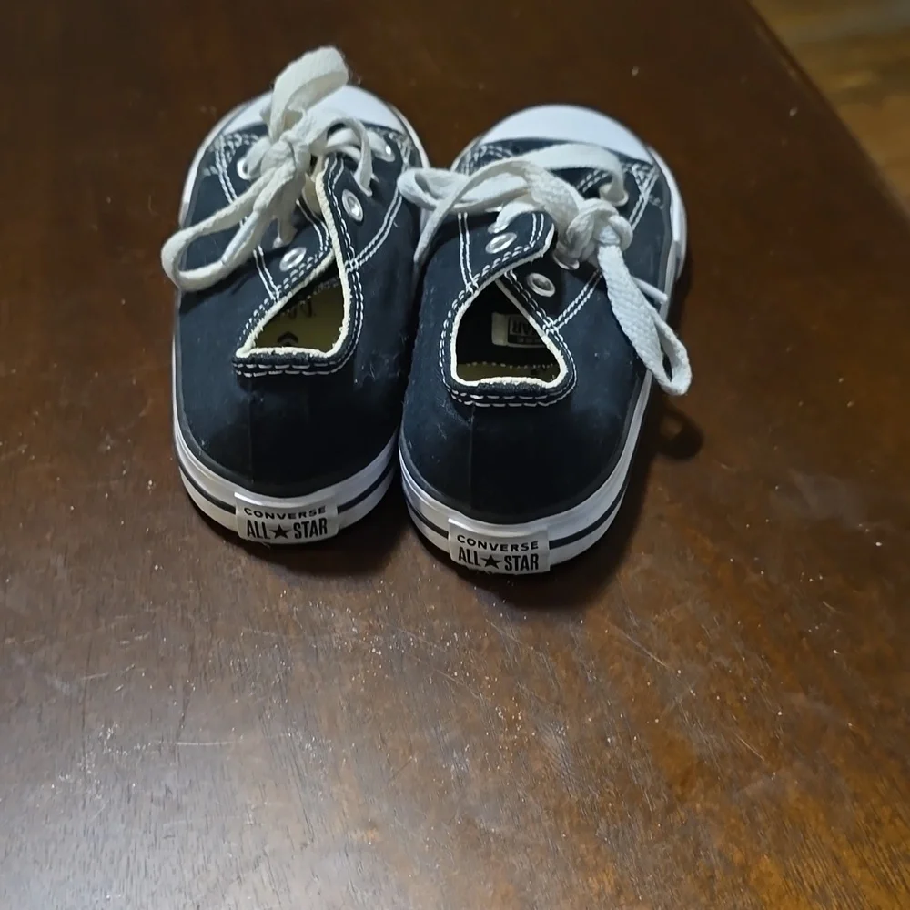 Converse Chucks Black & White Tennis‎ Shoes Size 9